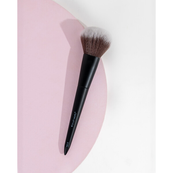 Brushworks No. 5 Powder Brush (Bild 5 von 9)