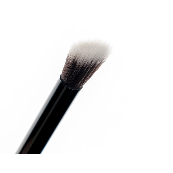 Brushworks No. 15 Angled Blending Eye Brush (Bild 4 von 8)