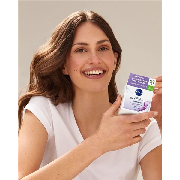 Nivea Soothing Day Cream - Sensitive Skin (Bild 4 von 6)