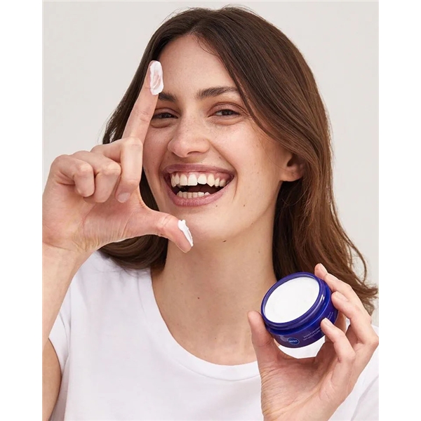 Nivea Soothing Night Cream - Sensitive Skin (Bild 4 von 6)